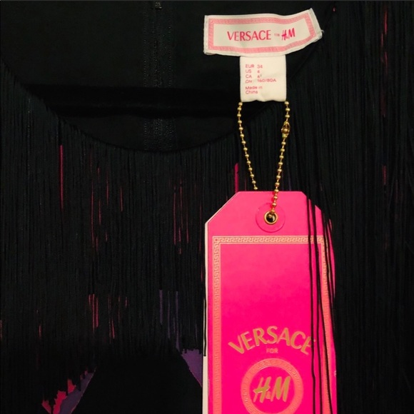Versace Gorgeous Dress size 4 for H&M sold out!🌟 - Picture 7 of 9